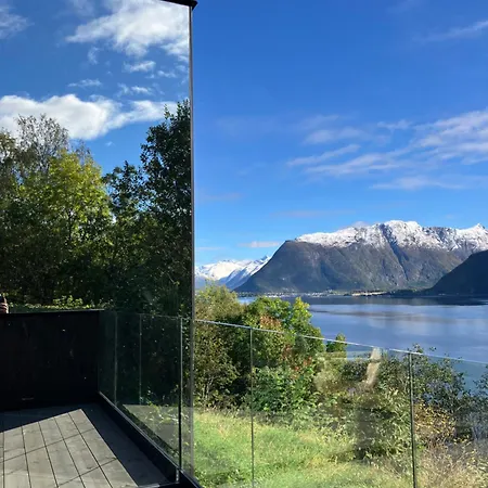 Glimre Romsdal - Eksklusivt Speilhus Ved Andalsnes Holiday home