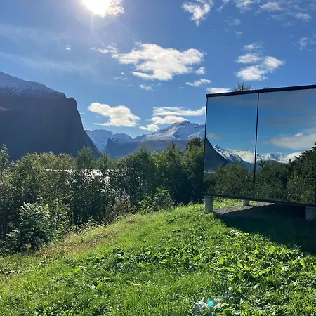 Glimre Romsdal - Eksklusivt Speilhus Ved Andalsnes *