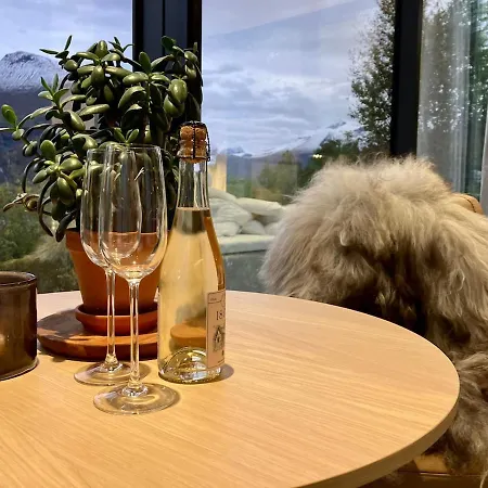 Feriehus Glimre Romsdal - Eksklusivt Speilhus Ved Andalsnes