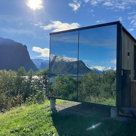 Glimre Romsdal - Eksklusivt Speilhus Ved Andalsnes Feriehus *