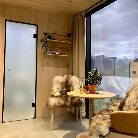 Glimre Romsdal - Eksklusivt Speilhus Ved Andalsnes *