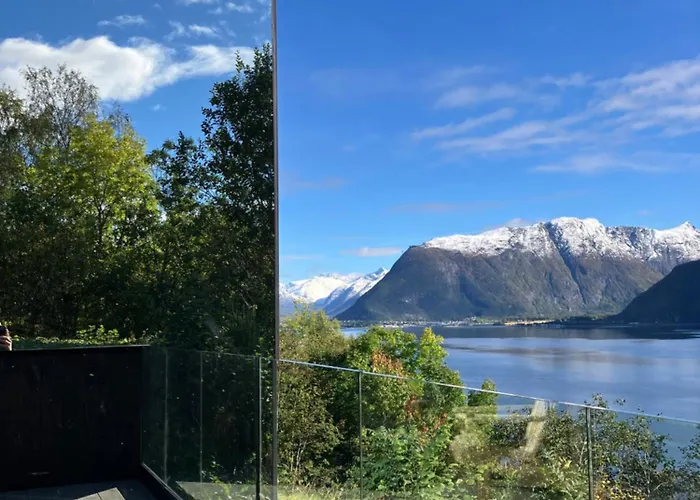 Glimre Romsdal - Eksklusivt Speilhus Ved Andalsnes Σπίτι διακοπών