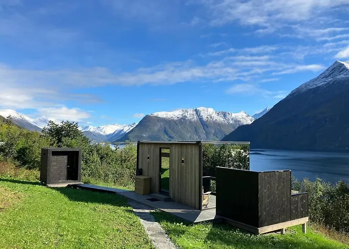 Glimre Romsdal - Eksklusivt Speilhus Ved Andalsnes Σπίτι διακοπών *