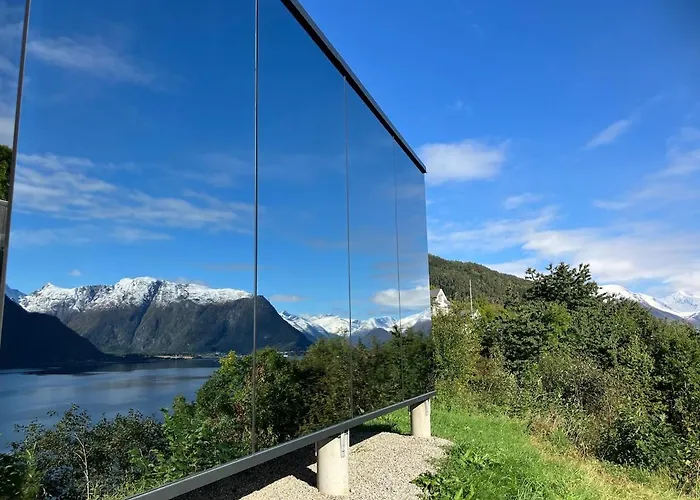 Σπίτι διακοπών Glimre Romsdal - Eksklusivt Speilhus Ved Andalsnes *