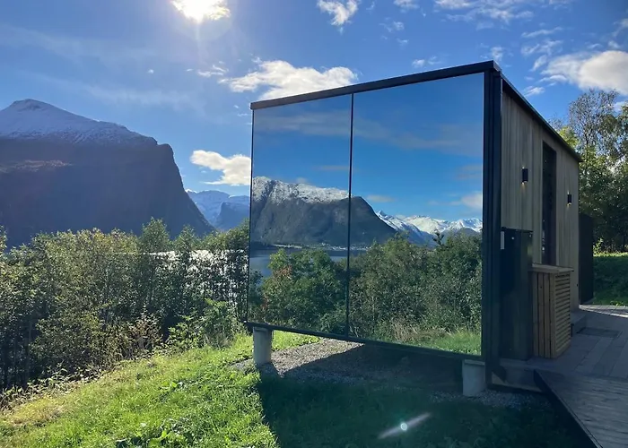 Glimre Romsdal - Eksklusivt Speilhus Ved Andalsnes Σπίτι διακοπών *