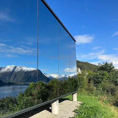 펜션 Glimre Romsdal - Eksklusivt Speilhus Ved Andalsnes *
