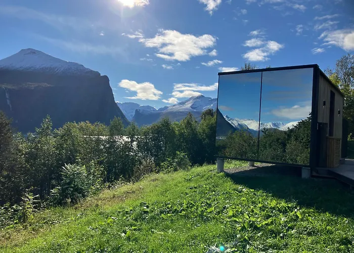 Glimre Romsdal - Eksklusivt Speilhus Ved Andalsnes *